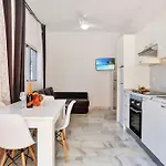 Lejlighed The Stone Apartment, Gigantes, Heated Pool *
